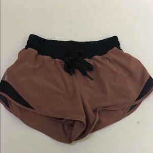 Reflective lululemon hotty hot shorts 2.5